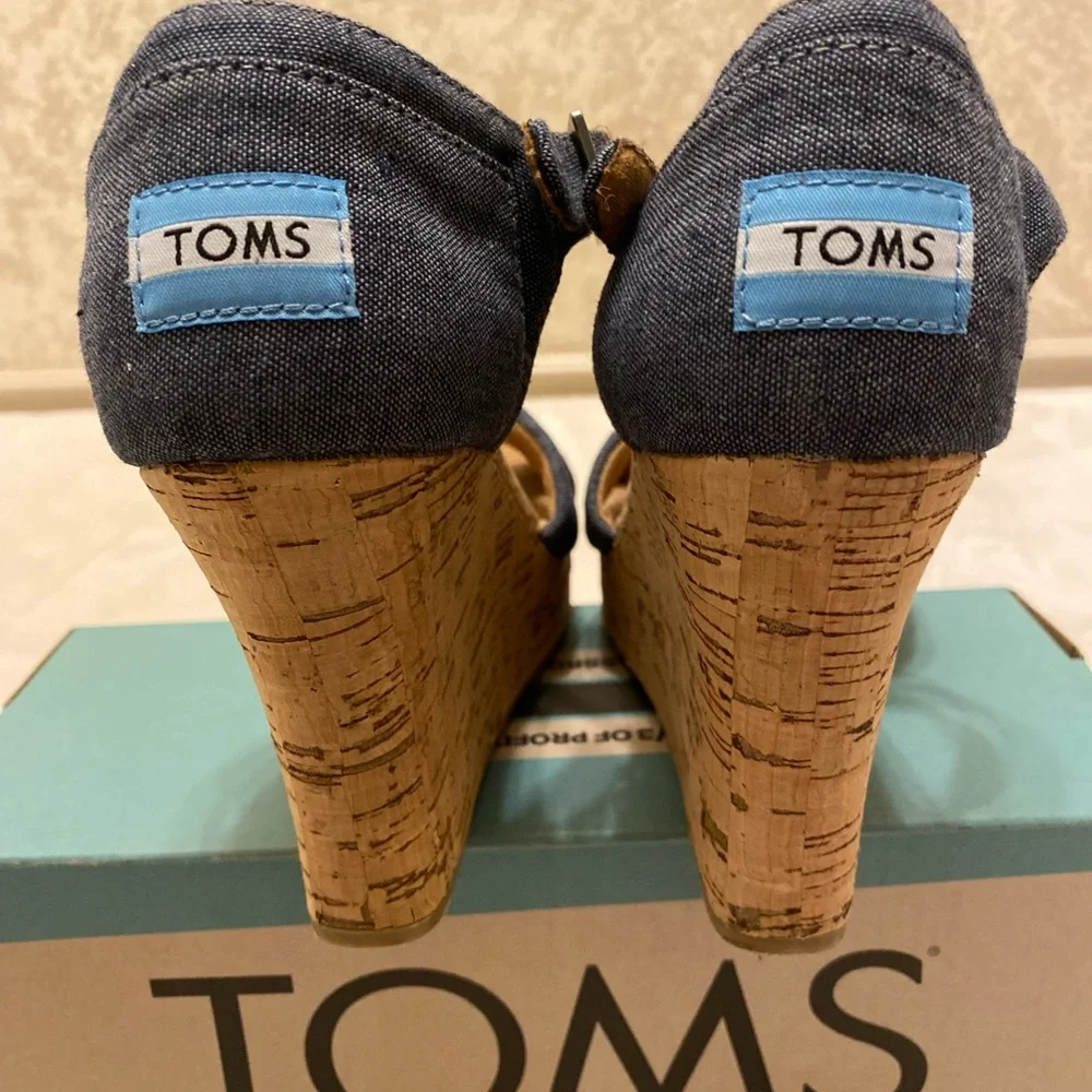 Toms material made
